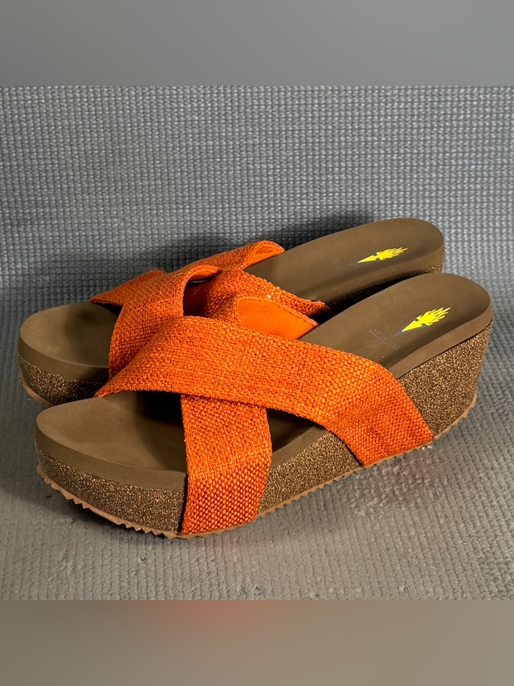 Volatile Newcastle Wedge Orange Sandals Women’s Size 9